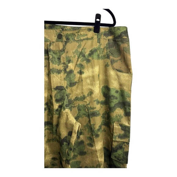 Pretty Little Thing Khaki Camo Wide Leg Trousers (Shaper) Size 14 NWT - Picture 4 of 10